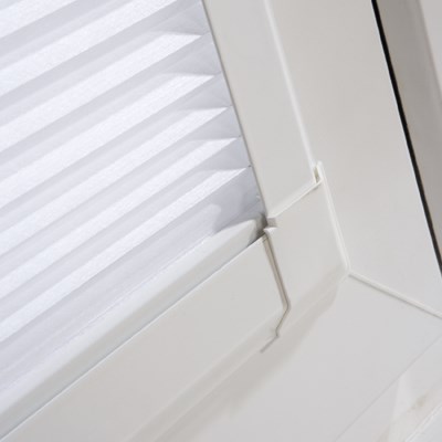 perfect-fit-frames-pleated-blind-close-up