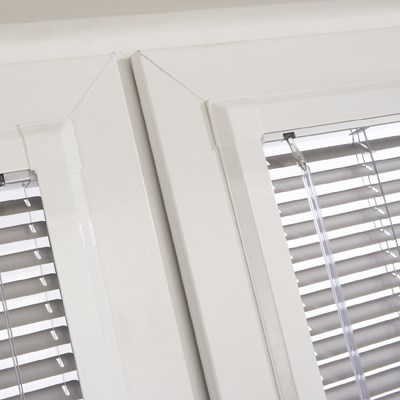 perfect-fit-frames-silver-venetian-blinds