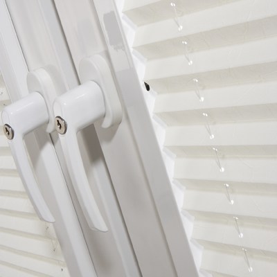 white-pleated-blinds-perfect-fit-frame